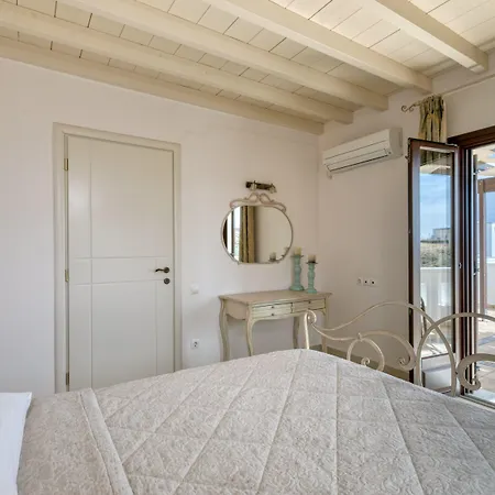 Ostria Hotel 3*