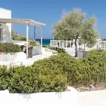 Ostria Hotell 3*